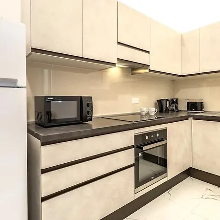 Appartement Steps Away From Sea *