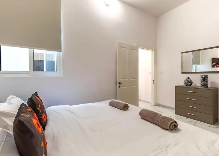 Appartement Steps Away From Sea *